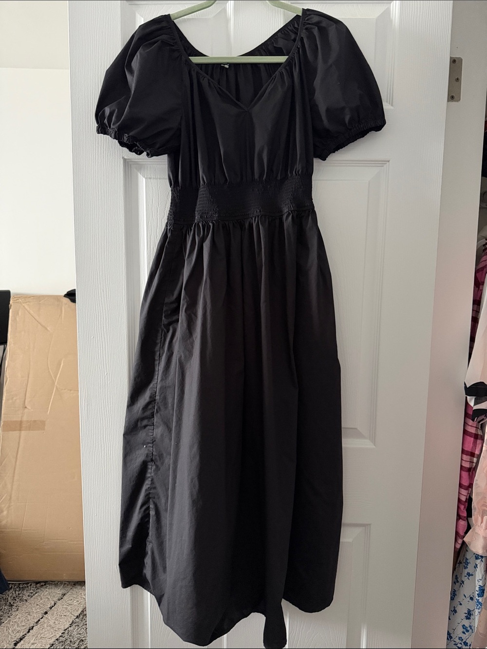 Uniqlo Black Puff-Sleeve Smocked-Waist Midi Dress size M